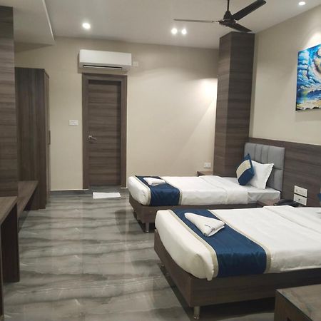 Hotel Dolly สิริกุรี ภายนอก รูปภาพ