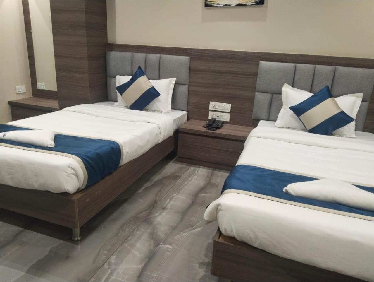 Hotel Dolly สิริกุรี ภายนอก รูปภาพ